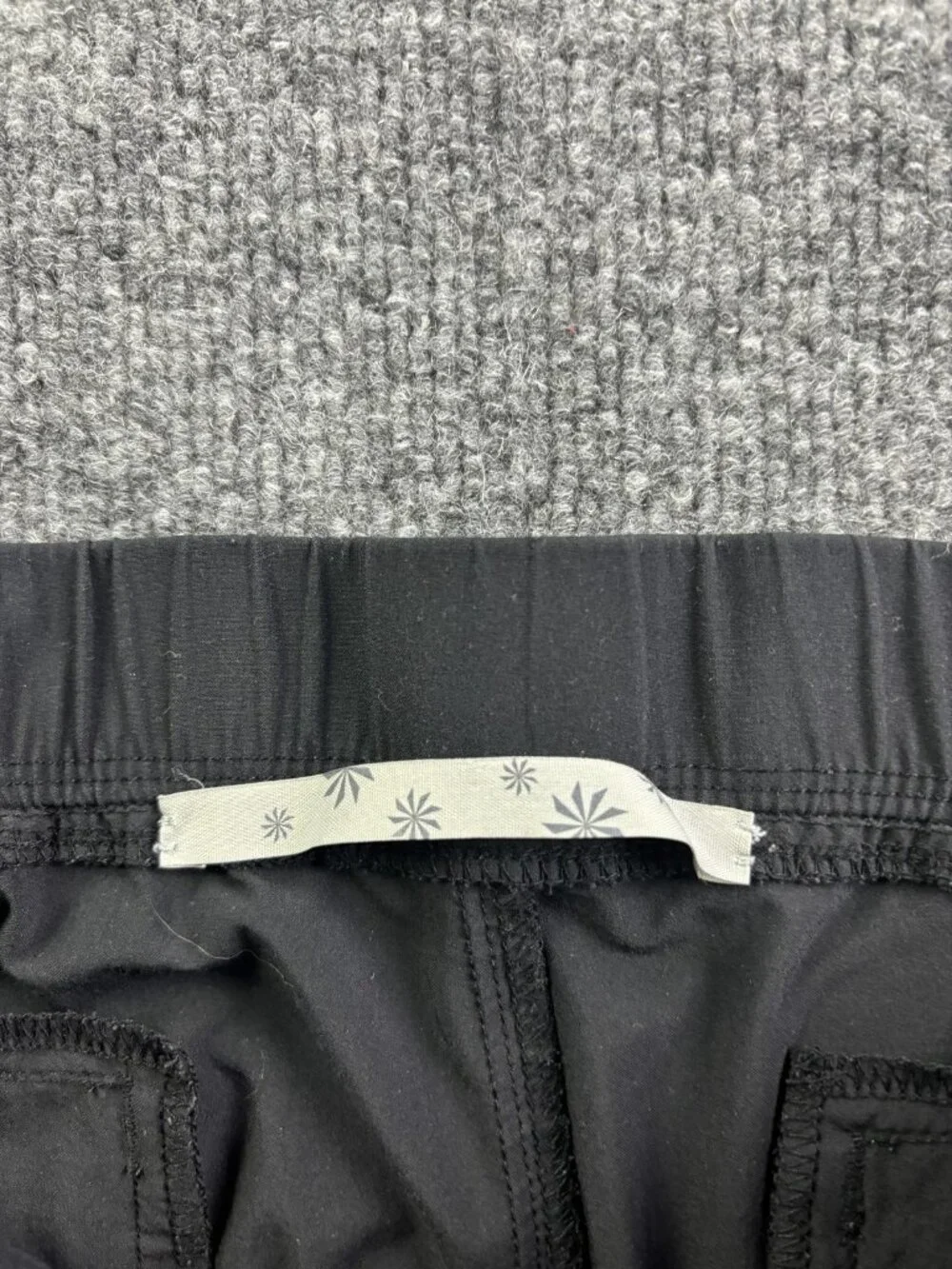 Athleta Jogger Pants Womens L Black Woven Elastic Waist Zip Pockets Stretch - Picture 2 of 8
